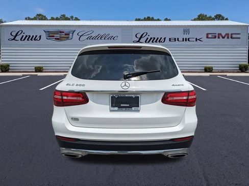 Used 2018 Mercedes-Benz GLC 300 4MATIC image 5