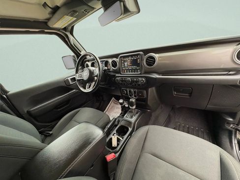 Used 2020 Jeep Gladiator Overland AWD/4WD image 11