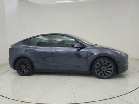 Used 2025 Tesla Model Y Performance image 63