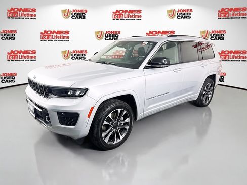 Used 2023 Jeep Grand Cherokee L Overland w/ Advanced Protech Group III AWD/4WD image 16