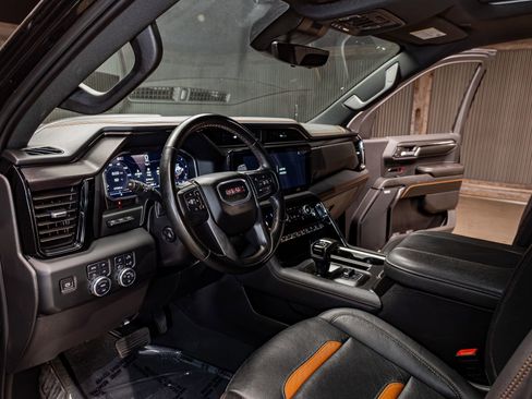 Used 2024 GMC Sierra 1500 AT4 w/ Technology Package image 17