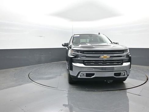 Used 2021 Chevrolet Silverado 1500 LTZ w/ Technology Package AWD/4WD image 2