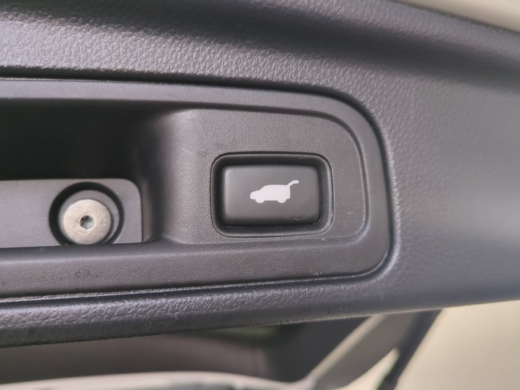 Used 2021 Honda Pilot Black Edition image 15