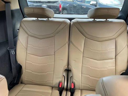 Used 2024 Cadillac XT6 Premium Luxury w/ Platinum Package AWD/4WD image 9