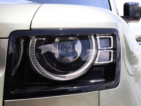 Used 2020 Land Rover Defender 110 First Edition AWD/4WD image 79