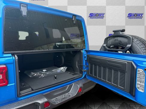 New 2025 Jeep Wrangler Unlimited Sahara w/ Safety Group AWD/4WD image 27