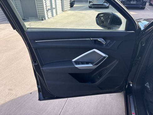 Used 2025 Audi Q3 2.0T Premium w/ Convenience Package image 10