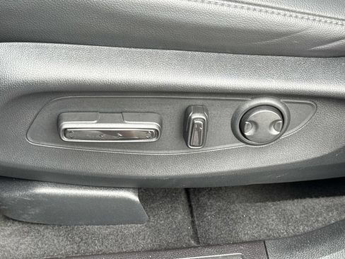 Used 2025 Honda CR-V EX-L image 17