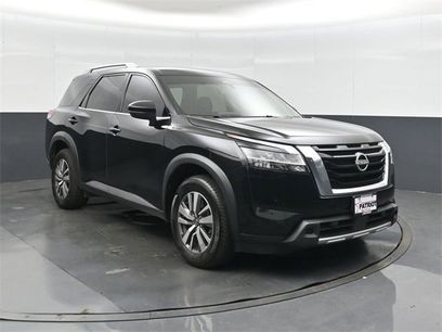 Used 2023 Nissan Pathfinder SL