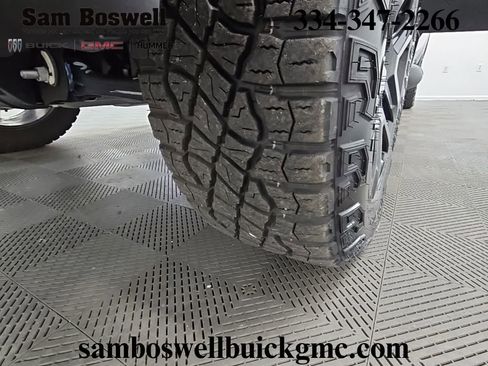 Used 2025 Chevrolet Silverado 1500 LT Trail Boss w/ Convenience Package II image 46