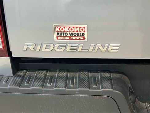 Used 2023 Honda Ridgeline Sport image 9