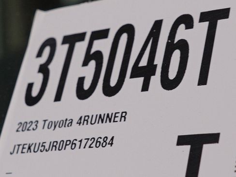 Used 2023 Toyota 4Runner Limited AWD/4WD image 31