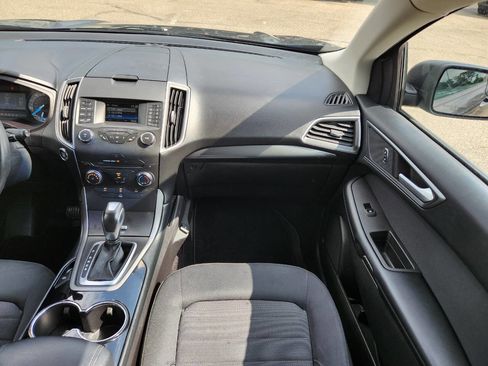 Used 2017 Ford Edge SE image 18