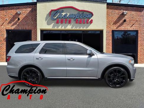 Used 2018 Dodge Durango SXT w/ 3rd Row Seating Group RWD image 3