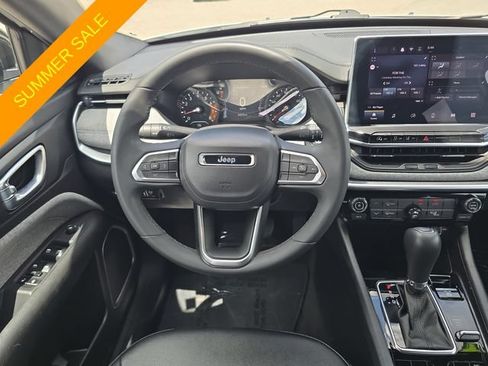 Certified 2024 Jeep Compass Latitude AWD/4WD image 10