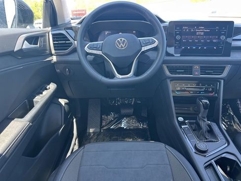 New 2026 Volkswagen Taos SE AWD/4WD image 10