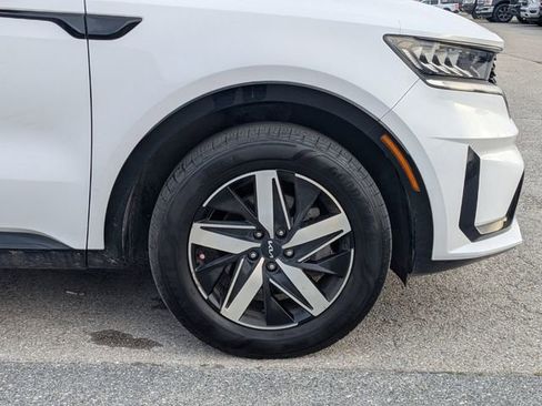 Used 2022 Kia Sorento EX image 12