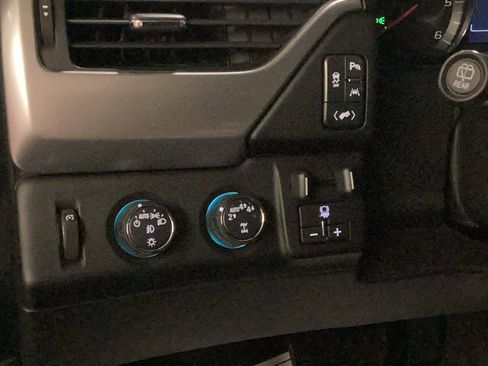 Used 2020 Chevrolet Tahoe Premier image 16