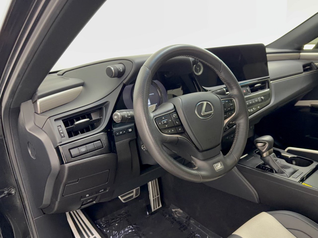 Used 2024 Lexus ES 350 F Sport FWD image 4