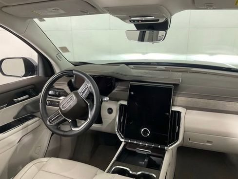 Used 2024 GMC Acadia Denali w/ Super Cruise Package FWD image 33