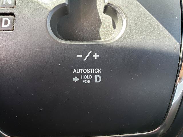 Used 2015 Jeep Patriot Latitude AWD/4WD image 29