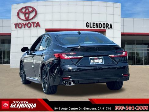New 2026 Toyota Camry Hybrid FWD image 8
