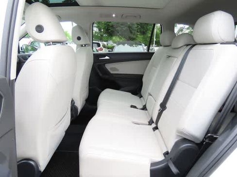 Used 2021 Volkswagen Tiguan SEL w/ 3rd Row Seat Package AWD/4WD image 14