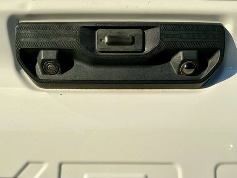 Used 2022 Chevrolet Silverado 2500 Custom w/ Custom Value Package image 15