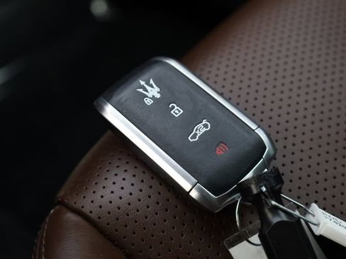 Used 2023 Maserati Grecale GT image 27