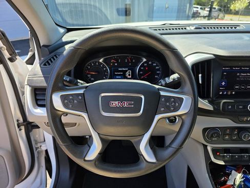 Used 2023 GMC Terrain SLE w/ Driver Convenience Package image 15