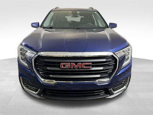 Used 2023 GMC Terrain SLE w/ Driver Convenience Package FWD image 9