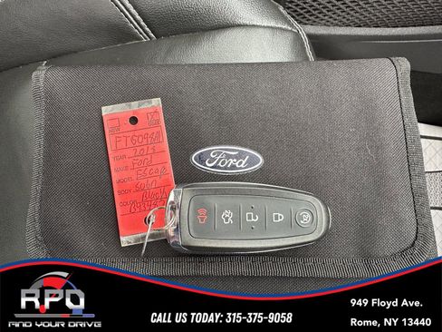 Used 2018 Ford Escape Titanium w/ Ford Safe & Smart Package image 36