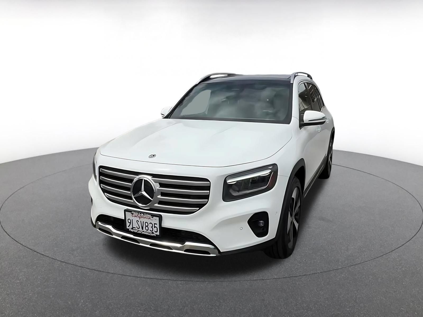 Used 2025 Mercedes-Benz GLB 250 4MATIC image 6