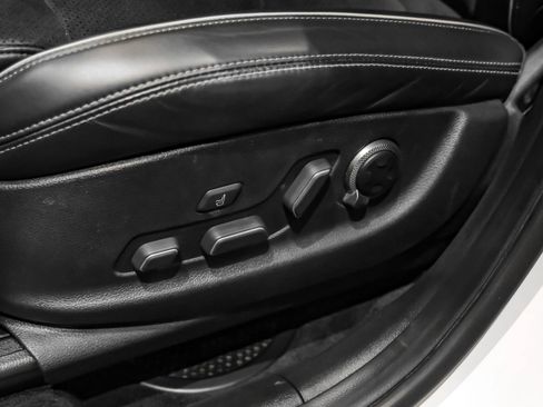 Used 2022 Genesis GV70 3.5T Sport w/ Sport Prestige Package AWD/4WD image 32