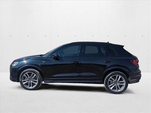 New 2025 Audi Q3 2.0T Premium image 9