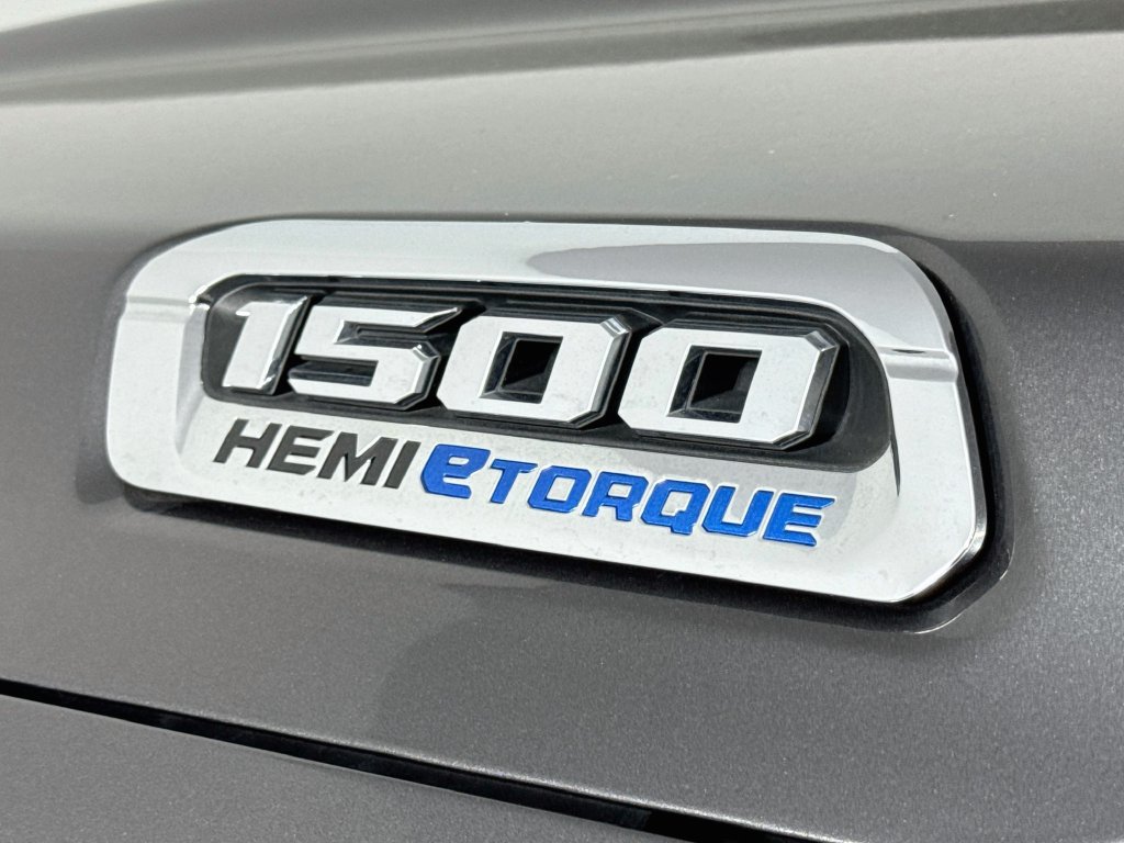 Used 2022 RAM 1500 Limited AWD/4WD image 11