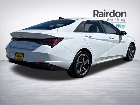 Used 2022 Hyundai Elantra Limited w/ Cargo Package FWD image 7