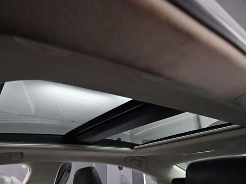 Used 2019 Lexus ES 350 Ultra Luxury w/ Accessory Package image 27