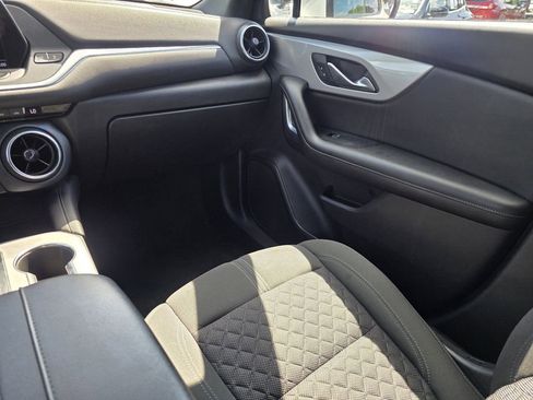 Used 2021 Chevrolet Blazer LT w/ LPO, Black Accent Package FWD image 14
