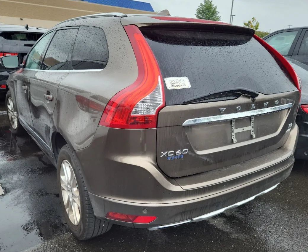 Used 2015 Volvo XC60 T5 AWD/4WD image 4