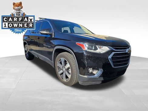 Used 2021 Chevrolet Traverse LT w/ LT Premium Package image 8