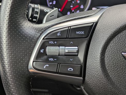 Used 2020 Genesis G70 2.0T RWD image 22