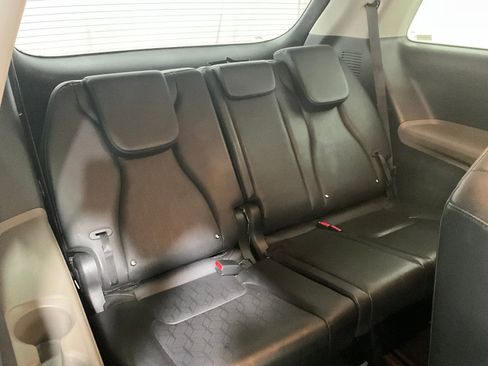 Used 2025 Kia Carnival image 22