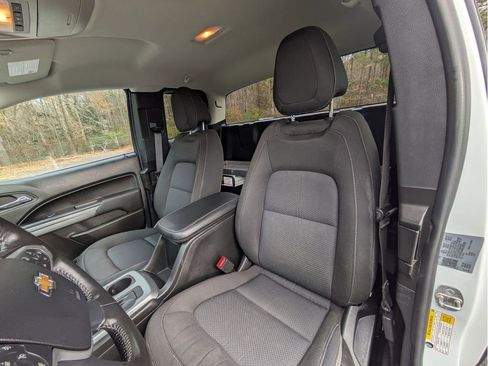 Used 2022 Chevrolet Colorado LT w/ Fleet Safety Package image 22