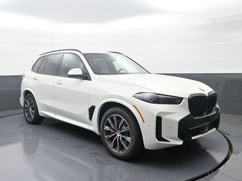 New 2026 BMW X5 xDrive50e w/ M Sport Package AWD/4WD image 3