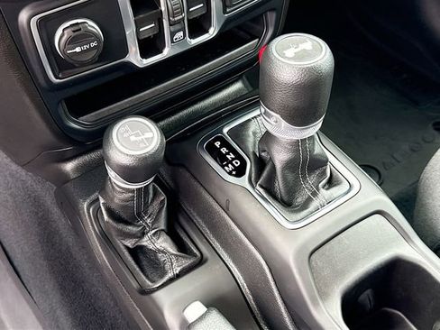 Used 2024 Jeep Wrangler Unlimited Sport AWD/4WD image 16