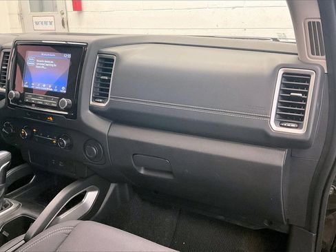 Certified 2024 Nissan Frontier SV image 15
