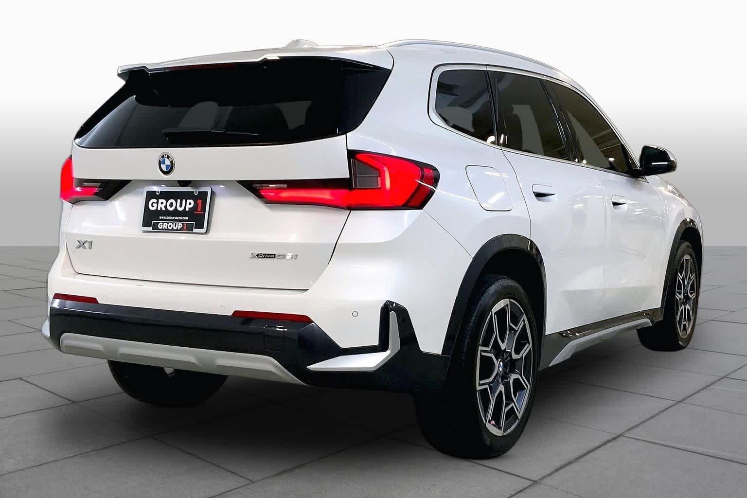 Used 2023 BMW X1 xDrive28i AWD/4WD image 12