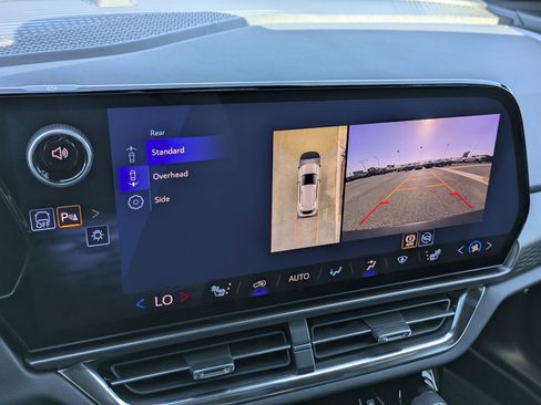 Used 2026 Chevrolet Equinox EV LT image 17