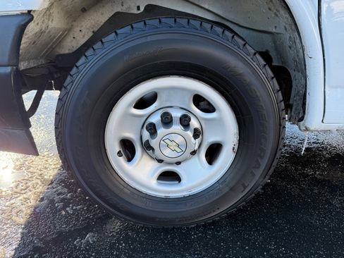 Used 2021 Chevrolet Express 2500 RWD 2500 Regular Wheelbase WT w/ Safety Package image 32